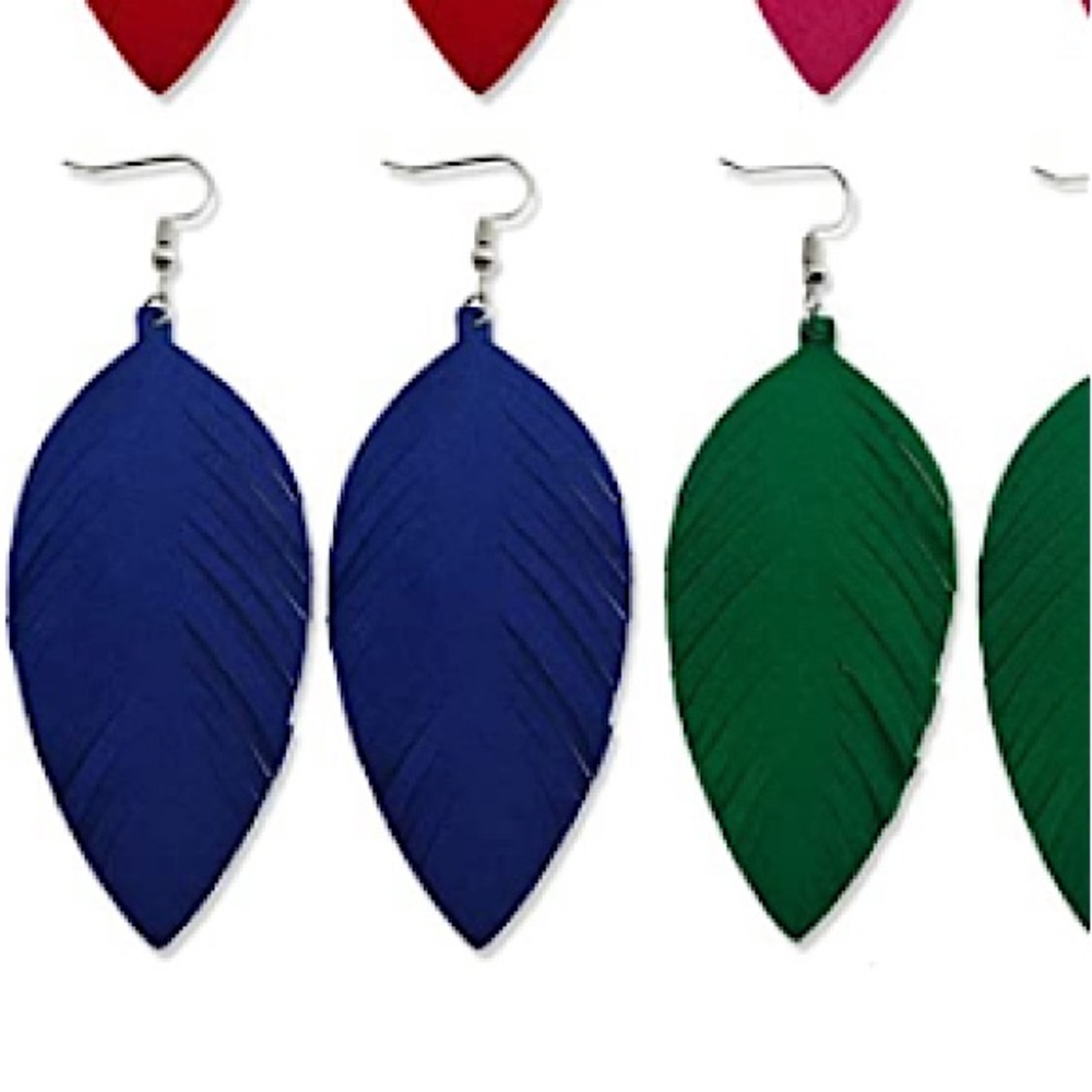 ✨3 for$20✨ NWT 
Leather Fringe Earrings✨